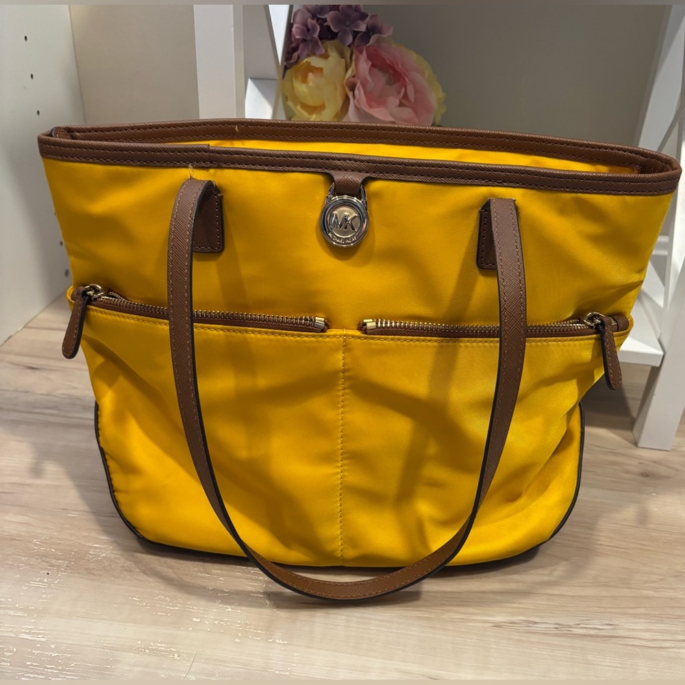 MICHAEL KORS KEMPTON SALE MD POCKET TOTE